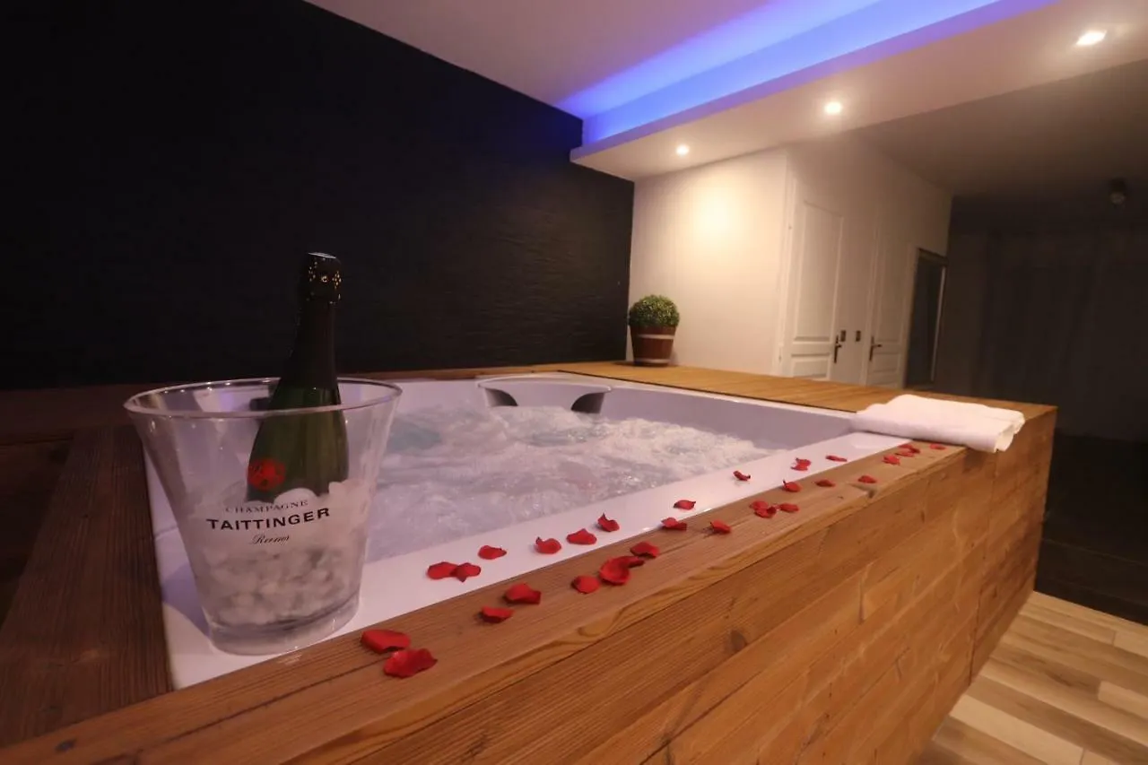 Appartement Suite Pointe Rouge Jacuzzi Spa Marseille France