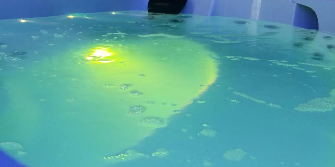 Suite Pointe Rouge Jacuzzi Spa Marseille